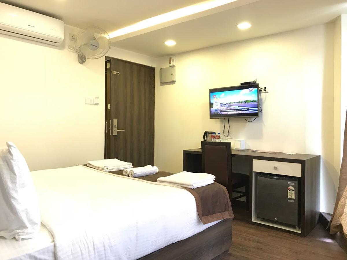 Hotel Royal Inn - Electronic City Бангалор Екстериор снимка